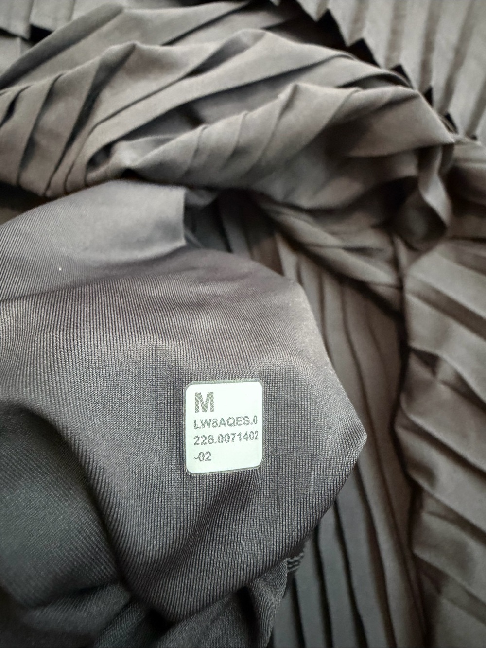 Lululemon Pleated High-Rise Knee-Length Tennis Skirt Black Size Medium - Picture 10 of 10
